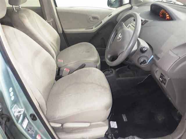 TOYOTA VITZ 2009