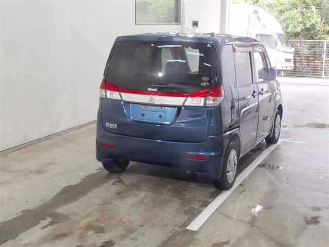 MITSUBISHI DELICA D2 2011
