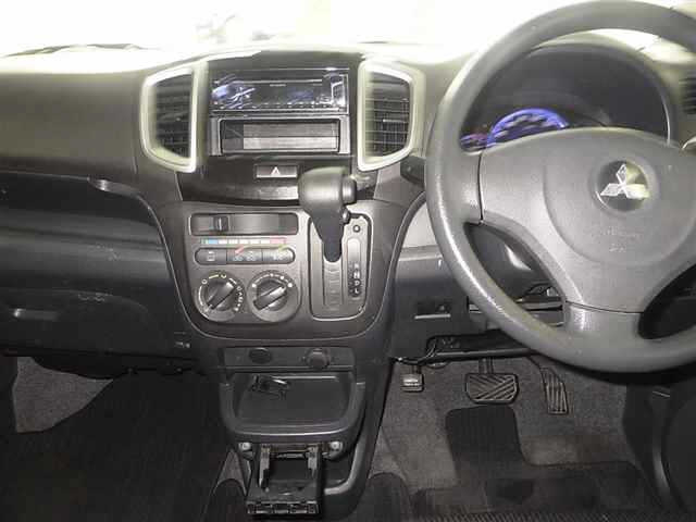 MITSUBISHI DELICA D2 2011