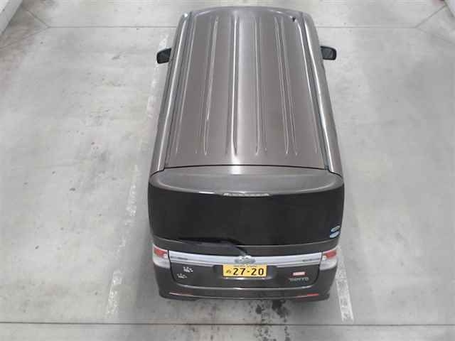 DAIHATSU TANTO 2011