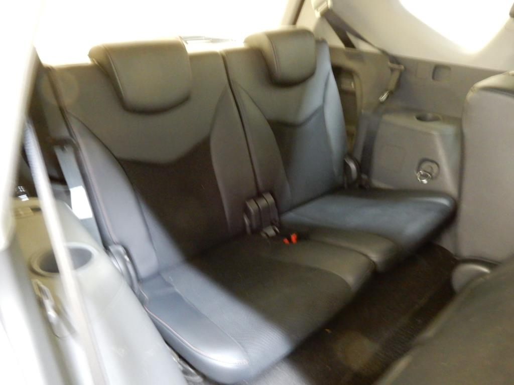 TOYOTA PRIUS ALPHA 2013