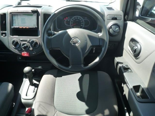 NISSAN AD 2018