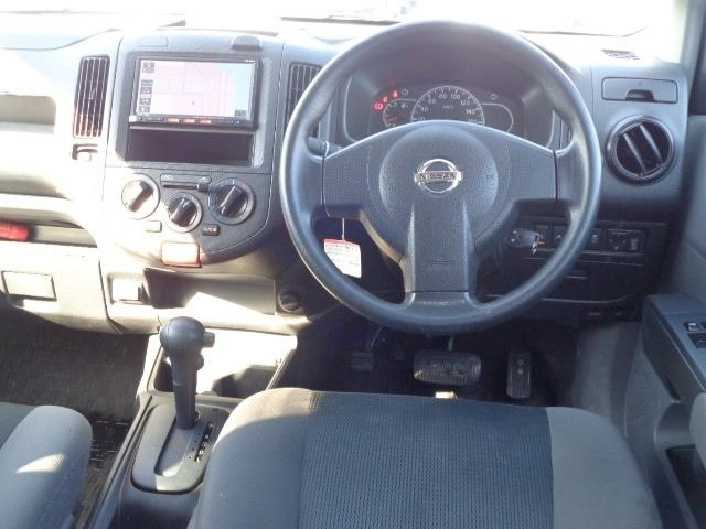 NISSAN AD 2019