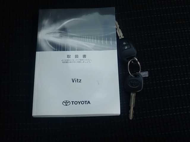 TOYOTA VITZ 2019
