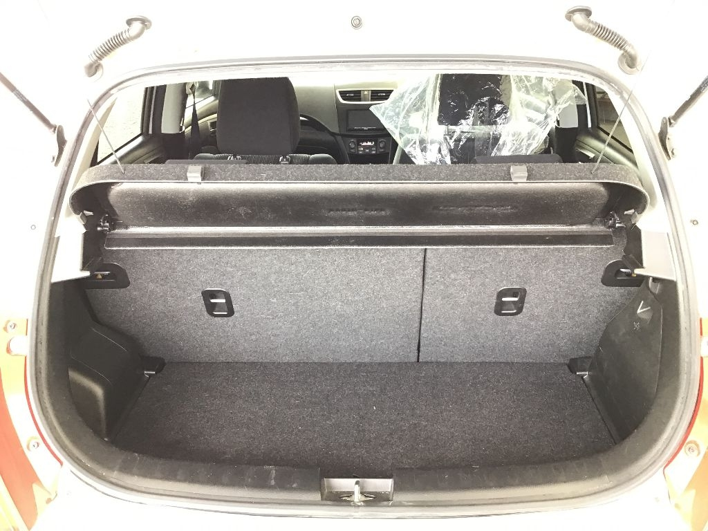 SUZUKI SWIFT 2015