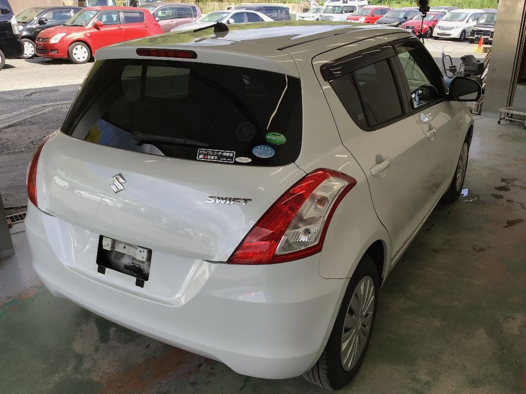 SUZUKI SWIFT 2015