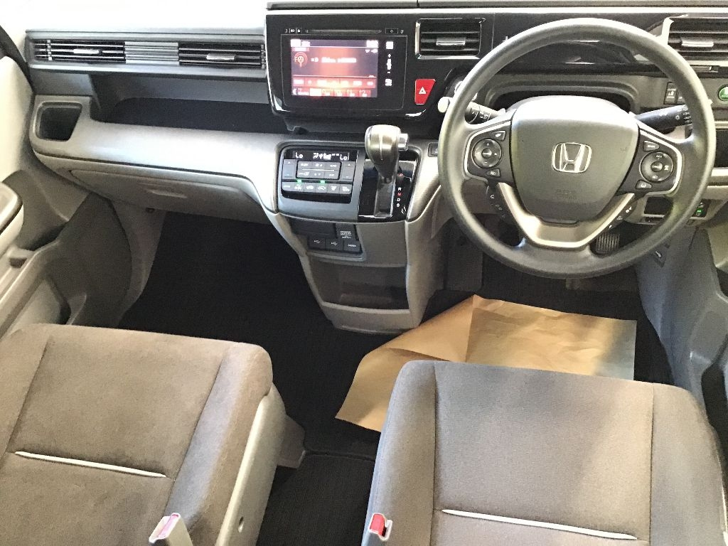 HONDA STEP WAGON 2015