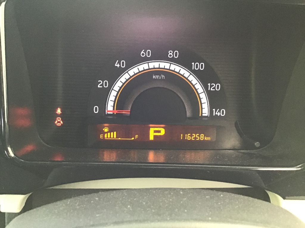 SUZUKI MRWAGON 2011