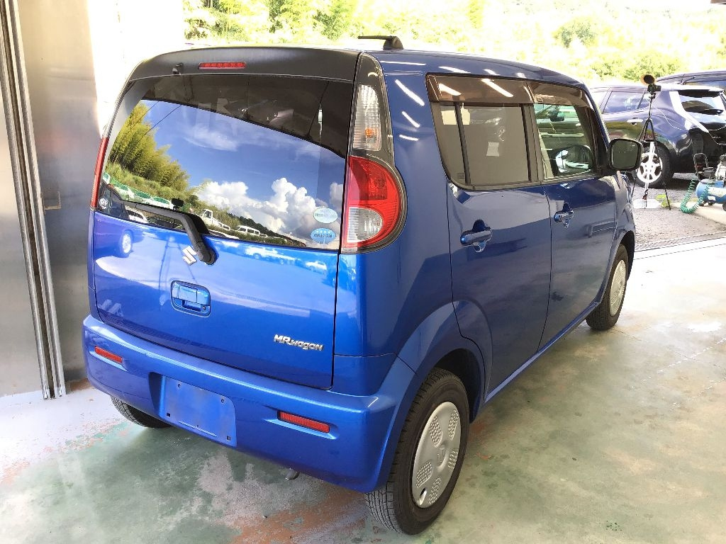 SUZUKI MRWAGON 2011