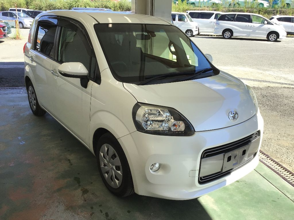 TOYOTA PORTE 2015