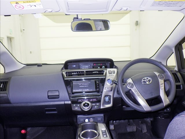 TOYOTA PRIUS ALPHA 2016