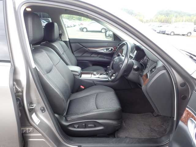NISSAN FUGA 2014