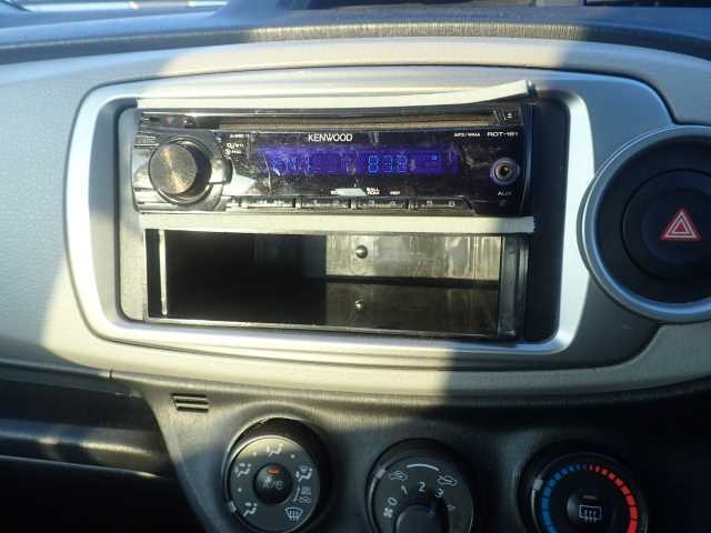 TOYOTA VITZ 2011