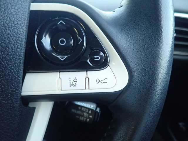 TOYOTA PRIUS 2016