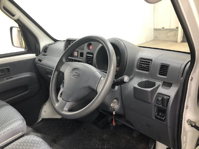 DAIHATSU HIJET VAN 2009