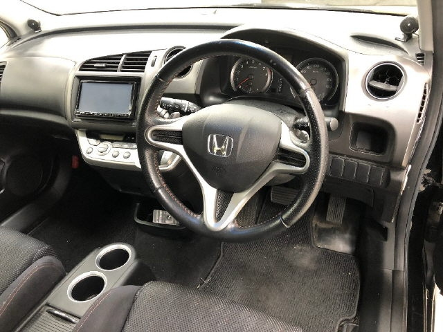 HONDA STREAM 2011