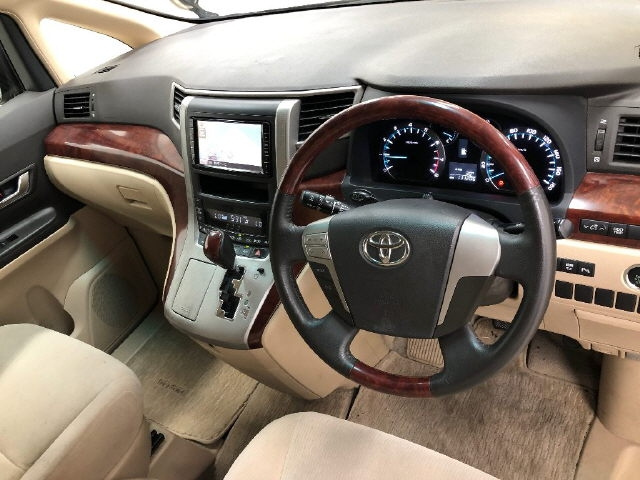 TOYOTA VELLFIRE 2009