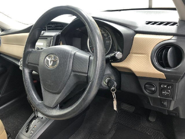 TOYOTA COROLLA AXIO 2013
