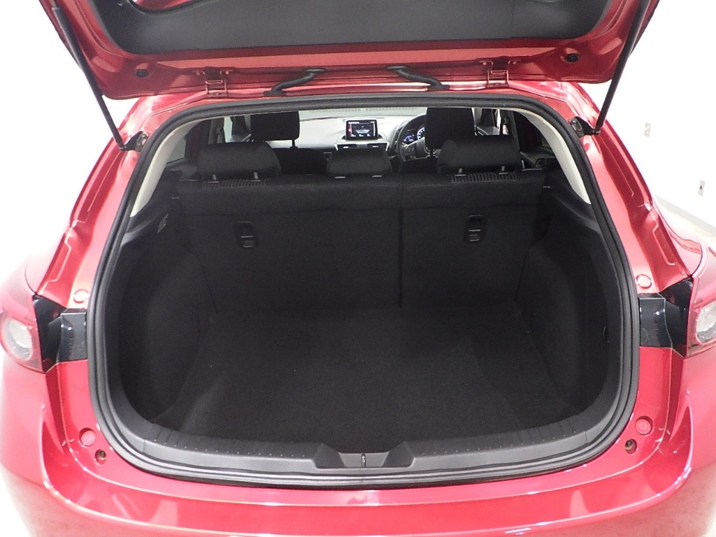 MAZDA AXELA 2016