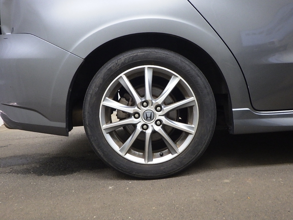 HONDA STREAM 2010