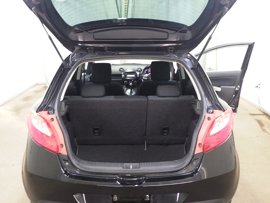 MAZDA DEMIO 2009