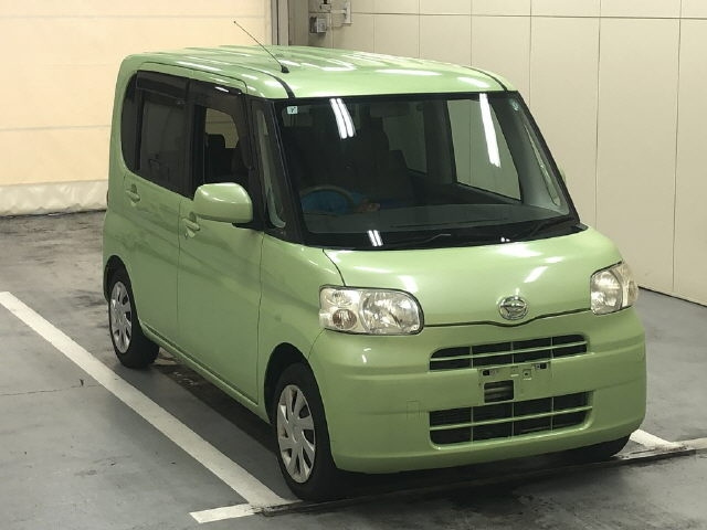 Daihatsu Tanto 2011