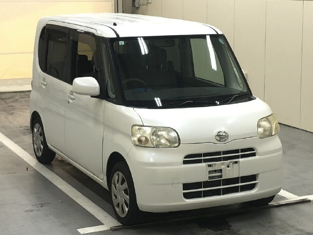 Daihatsu Tanto 2011