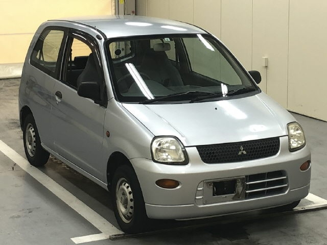 Mitsubishi Minica 2010