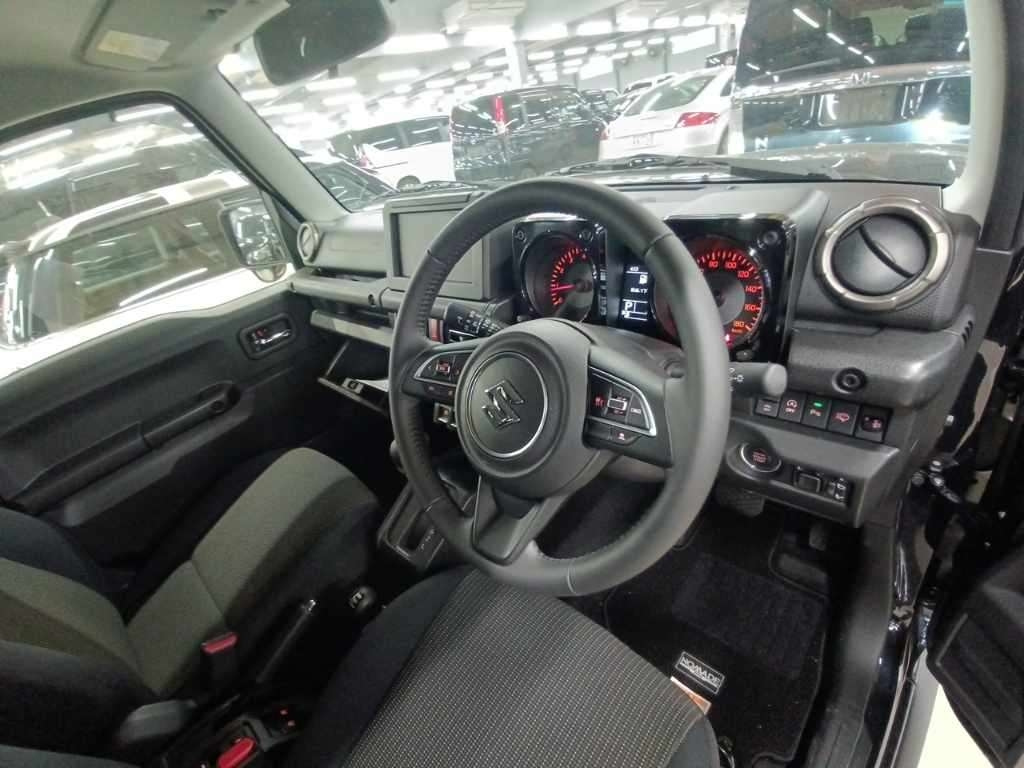 SUZUKI JIMNY NOMADE 2025