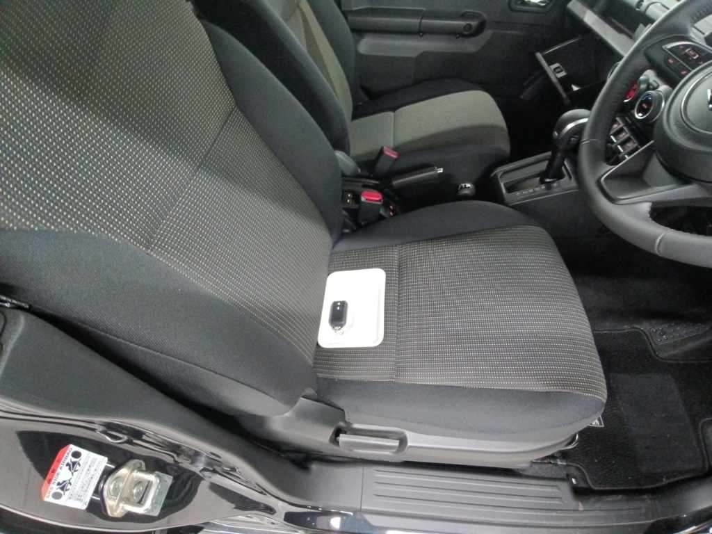 SUZUKI JIMNY NOMADE 2025