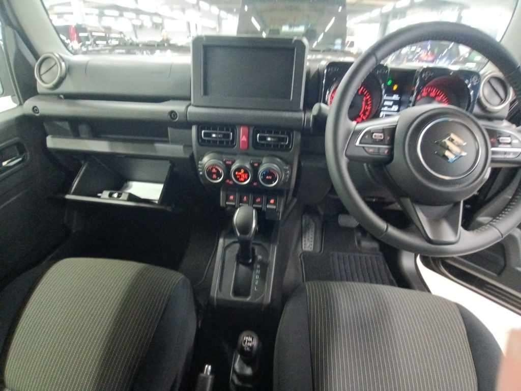 SUZUKI JIMNY NOMADE 2025