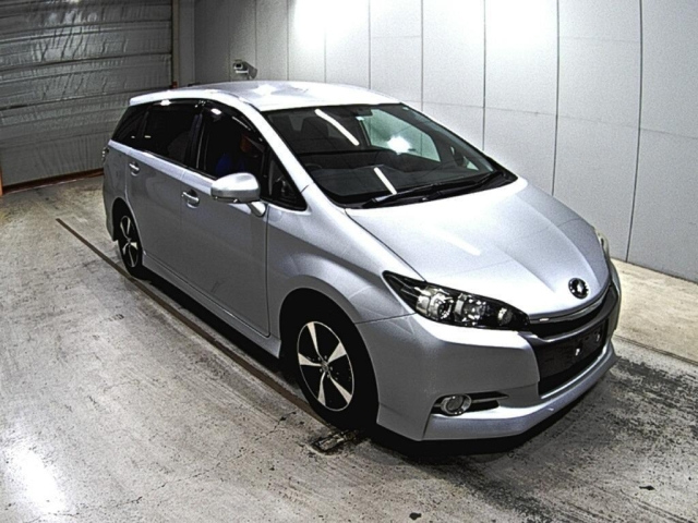 TOYOTA WISH 2014