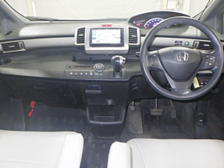 HONDA FREED 2012