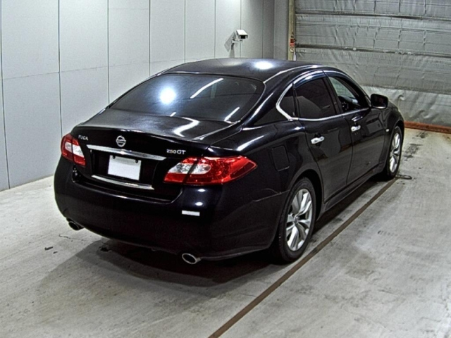 NISSAN FUGA 2010