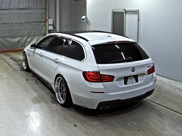 BMW 5 SERIES 2011