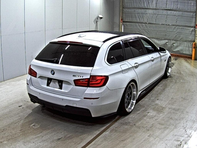 BMW 5 SERIES 2011