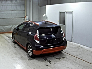 TOYOTA AQUA 2015