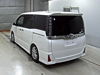 TOYOTA VOXY 2016