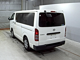 TOYOTA HIACE VAN 2013