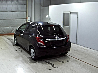 TOYOTA VITZ 2016