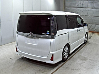 TOYOTA VOXY 2016