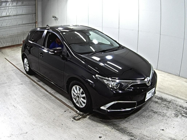 TOYOTA AURIS 2017