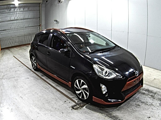 TOYOTA AQUA 2015