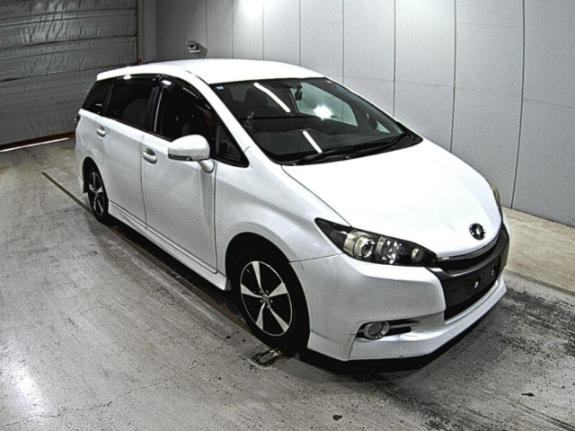 TOYOTA WISH 2014
