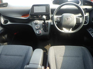 TOYOTA SIENTA 2015