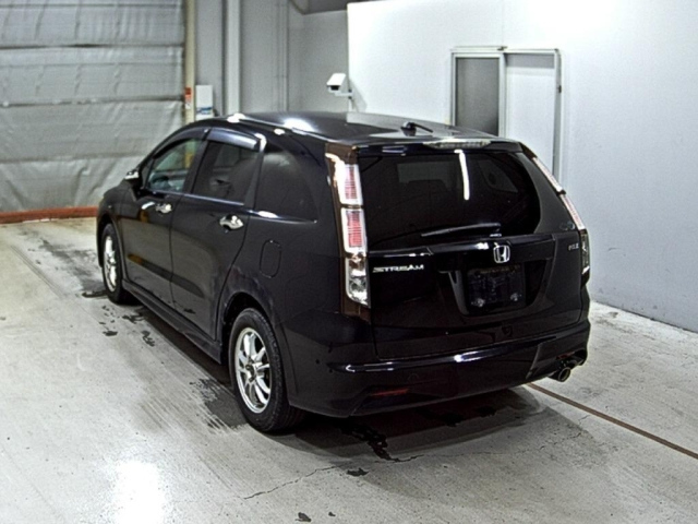 HONDA STREAM 2010