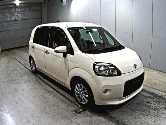 TOYOTA PORTE 2014