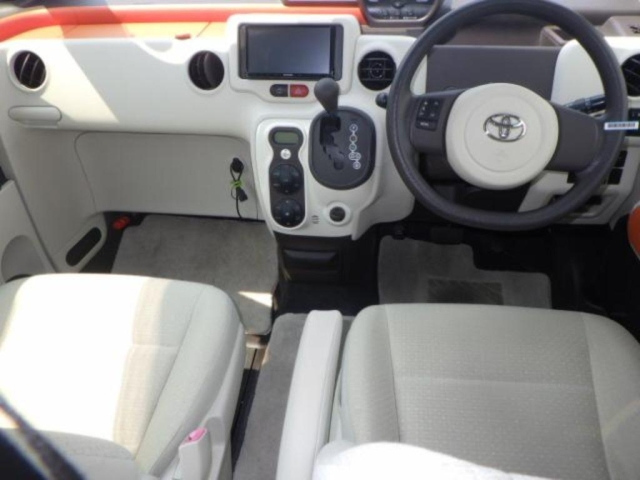 TOYOTA PORTE 2014