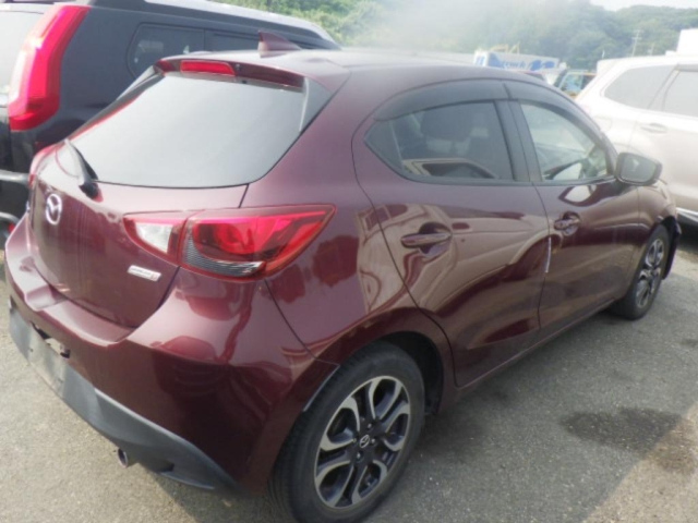 MAZDA DEMIO 2017
