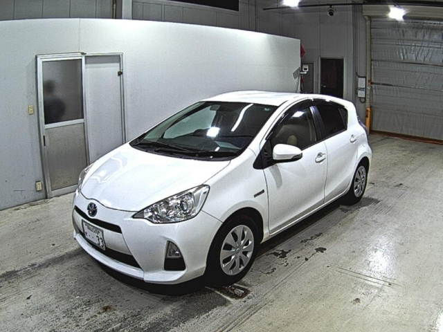 TOYOTA AQUA 2014